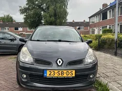 Grijs Gebruikt 2005 Renault Clio II Hatchback | € 1.500 (Eerlijke prijs)