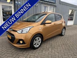 Oranje Gebruikt 2015 Hyundai i10 Comfort Hatchback | € 5.999 (Eerlijke prijs)