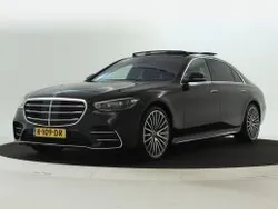 Metallic obsidiaanzwart Gebruikt 2022 Mercedes 450 AMG line Sedan | € 97.500