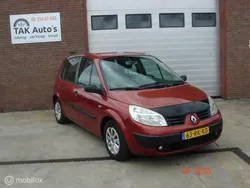 Rood Gebruikt 2005 Renault Scénic II Expression MPV | € 1.599 (Eerlijke prijs)