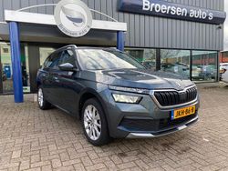 Grijs (metallic) Gebruikt 2021 Skoda Kamiq Style SUV | € 17.950 (Eerlijke prijs)