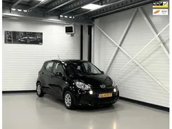 Zwart Gebruikt 2018 Hyundai i10 Comfort Hatchback | € 8.950 (Eerlijke prijs)