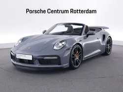 Grijs, metallic lak Gebruikt 2023 Porsche 992 Cabriolet | € 314.900