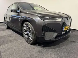 Grijs Gebruikt 2022 BMW iX Comfort Edition SUV | € 44.980 (Goede deal)