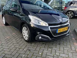 Zwart Gebruikt 2015 Peugeot 208 Hatchback | € 4.750 (Goede deal)