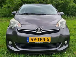Grijs Gebruikt 2012 Toyota Verso-S MPV | € 7.500 (Iets duurder)