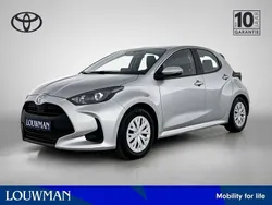 Grijs, metallic lak Gebruikt 2024 Toyota Yaris Active Hatchback | € 23.950 (Eerlijke prijs)