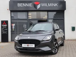 Grijs Gebruikt 2025 Suzuki Swift Style Hatchback | € 22.895 (Duur)