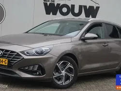 Bruin Gebruikt 2022 Hyundai i30 Comfort Stationwagen | € 19.895 (Eerlijke prijs)