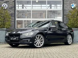 Zwart, metallic lak Gebruikt 2016 BMW 330e Sedan | € 16.995 (Eerlijke prijs)