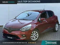 Red atacama (tenpk) Gebruikt 2017 Renault Clio IV Intens Hatchback | € 9.945 (Eerlijke prijs)
