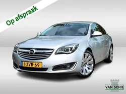 Grijs Gebruikt 2015 Opel Insignia Cosmo Hatchback | € 8.900 (Eerlijke prijs)