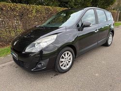 Zwart Gebruikt 2009 Renault Grand Scénic III MPV | € 1.899 (Eerlijke prijs)