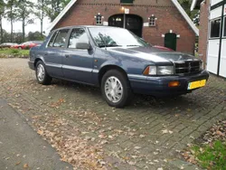 Blauw Gebruikt 1992 Chrysler Saratoga Sedan | € 800
