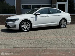 Wit Gebruikt 2017 VW Passat GTE Sedan | € 12.950 (Goede deal)
