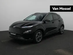 Donker zwart Gebruikt 2023 Hyundai Kona SUV | € 22.400 (Eerlijke prijs)