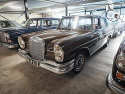 Bruin Gebruikt 1964 Mercedes W111 SE Sedan | € 24.950