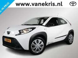 Wit Gebruikt 2024 Toyota Aygo Play Hatchback | € 19.499 (Eerlijke prijs)