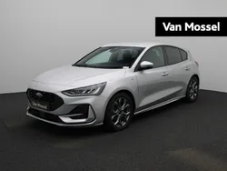 Zilver Gebruikt 2023 Ford Focus ST-Line Hatchback | € 25.595 (Eerlijke prijs)