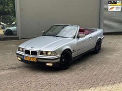 Grijs, metallic lak Gebruikt 1996 BMW 318 Cabriolet Executive Cabriolet | € 4.949