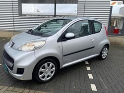 Grijs Gebruikt 2009 Peugeot 107 Hatchback | € 1.950