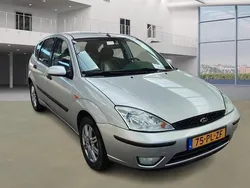 Grijs Gebruikt 2004 Ford Focus Futura Hatchback | € 1.450 (Eerlijke prijs)