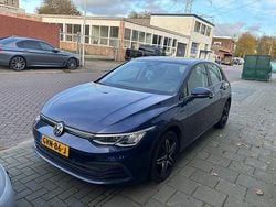 Blauw Gebruikt 2020 VW Golf VIII Life Hatchback | € 15.999 (Goede deal)