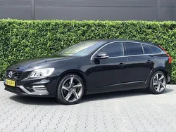 Zwart Gebruikt 2015 Volvo V60 R-Design Stationwagen | € 13.950 (Goede deal)