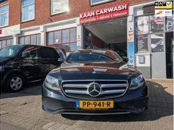 Zwart Gebruikt 2016 Mercedes E220 Prestige Sedan | € 23.945 (Iets duurder)