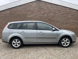 Grijs Gebruikt 2005 Ford Focus Stationwagen | € 1.250 (Goede deal)
