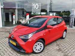 Rood Gebruikt 2021 Toyota Aygo X-play Hatchback | € 12.500 (Eerlijke prijs)