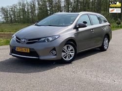 Bruin Gebruikt 2014 Toyota Auris Stationwagen | € 11.988 (Iets duurder)