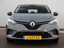 Stadsgrijs kpw Gebruikt 2020 Renault Clio V Intens Hatchback | € 12.900 (Eerlijke prijs)