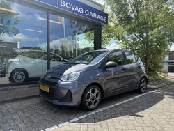 Grijs, metallic lak Gebruikt 2017 Hyundai i10 Hatchback | € 8.450 (Eerlijke prijs)