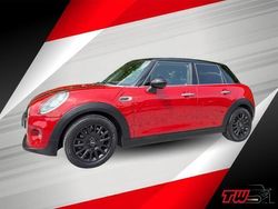 Rood Gebruikt 2017 Mini ONE Business Hatchback | € 12.490 (Eerlijke prijs)