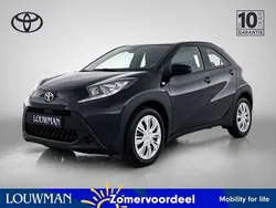 Zwart metallic Nieuw 2025 Toyota Aygo Play Hatchback | € 20.345 (Goede deal)