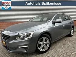 Grijs Gebruikt 2018 Volvo V60 Stationwagen | € 18.950 (Eerlijke prijs)