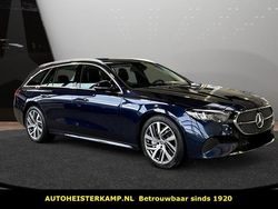 Blauw (metallic) Gebruikt 2025 Mercedes E300 Avantgarde Stationwagen | € 57.950 (Goede deal)