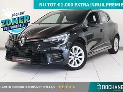 Zwart Gebruikt 2021 Renault Clio V Intens Hatchback | € 16.995 (Eerlijke prijs)