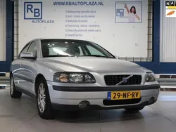 Grijs Gebruikt 2003 Volvo S60 Sedan | € 5.450 (Duur)