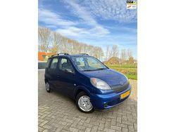 Blauw Gebruikt 2000 Toyota Yaris Luna Stationwagen | € 2.850 (Eerlijke prijs)