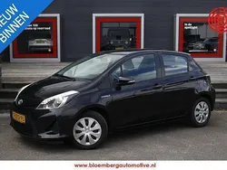 Zwart Gebruikt 2015 Toyota Yaris Hatchback | € 8.950 (Goede deal)