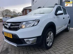Wit Gebruikt 2013 Dacia Sandero Lauréate Hatchback | € 6.450 (Eerlijke prijs)