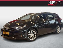 Zwart Gebruikt 2016 Toyota Auris Hybrid Trend Hatchback | € 11.950 (Eerlijke prijs)