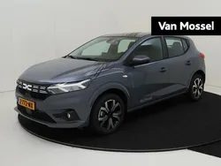 Grijs Gebruikt 2024 Dacia Sandero Essentiel Hatchback | € 17.930 (Goede deal)
