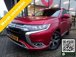 Rood, metallic lak Gebruikt 2020 Mitsubishi Outlander Instyle SUV | € 24.845 (Iets duurder)
