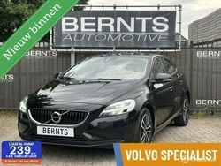 Zwart Gebruikt 2019 Volvo V40 Stationwagen | € 14.750 (Eerlijke prijs)