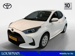 Wit Gebruikt 2023 Toyota Yaris Hybrid Active Hatchback | € 21.445 (Eerlijke prijs)