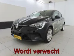 Zwart Gebruikt 2022 Renault Clio V Zen Hatchback | € 12.940 (Eerlijke prijs)