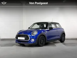 Starlightblue metallic (donker blauw metallic) Gebruikt 2020 Mini Cooper Pepper Hatchback | € 20.900 (Goede deal)